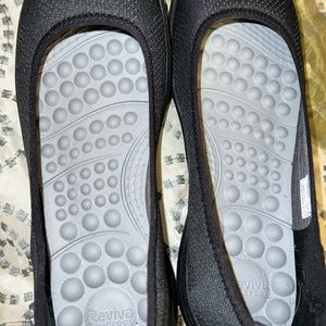 Crocs flats (NWOT)